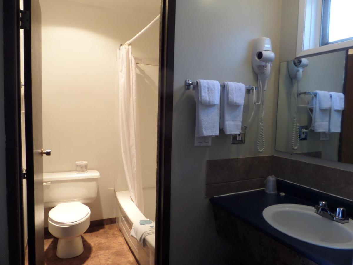 Ray Lyn Motel Trail Dış mekan fotoğraf