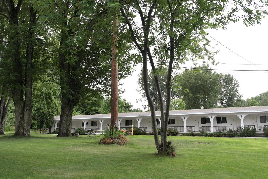 Ray Lyn Motel Trail Dış mekan fotoğraf