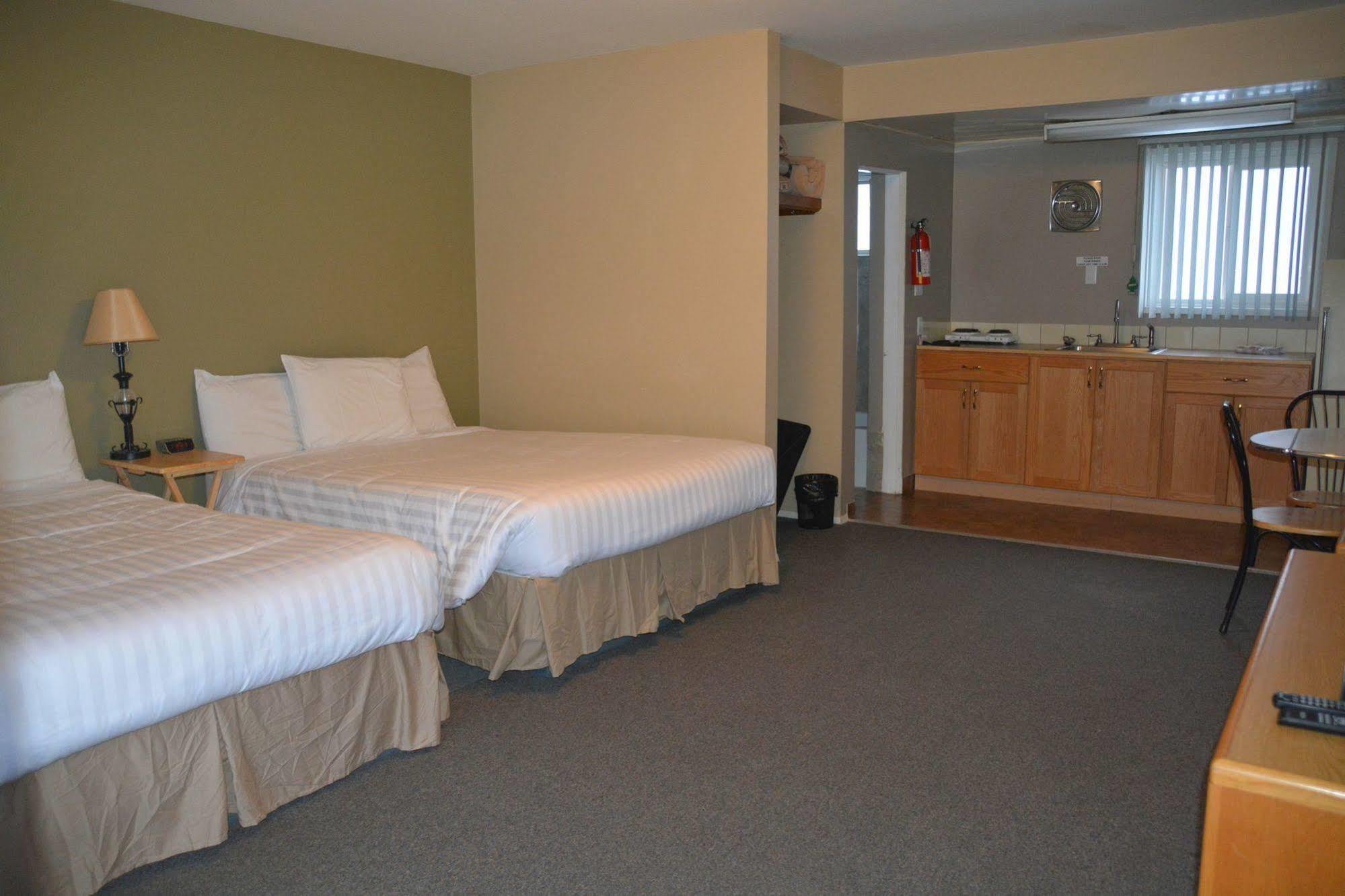 Ray Lyn Motel Trail Dış mekan fotoğraf