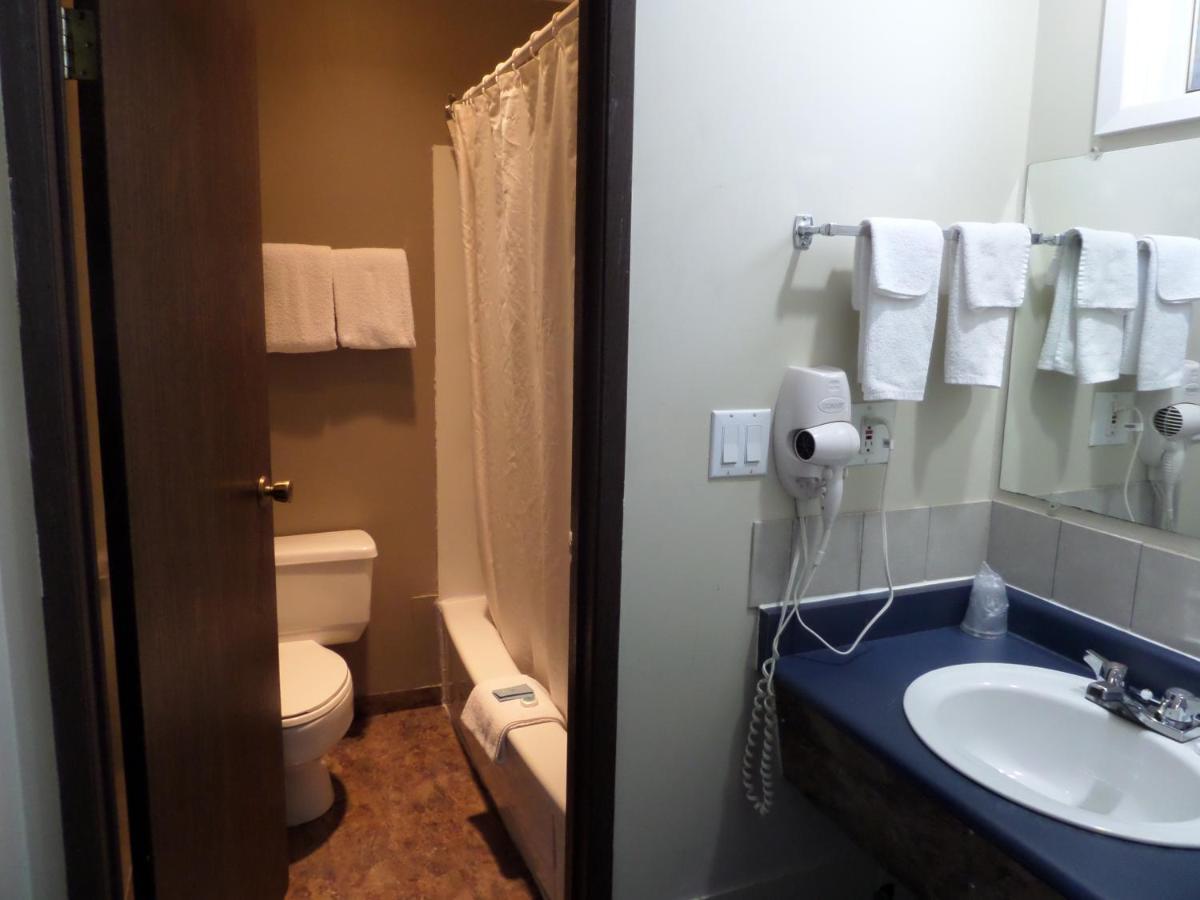 Ray Lyn Motel Trail Dış mekan fotoğraf