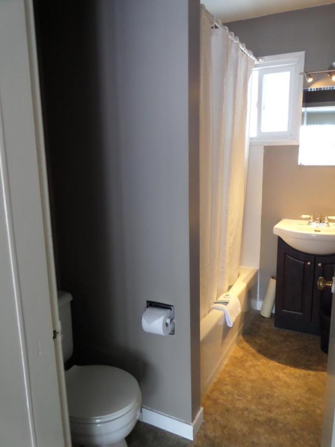 Ray Lyn Motel Trail Dış mekan fotoğraf