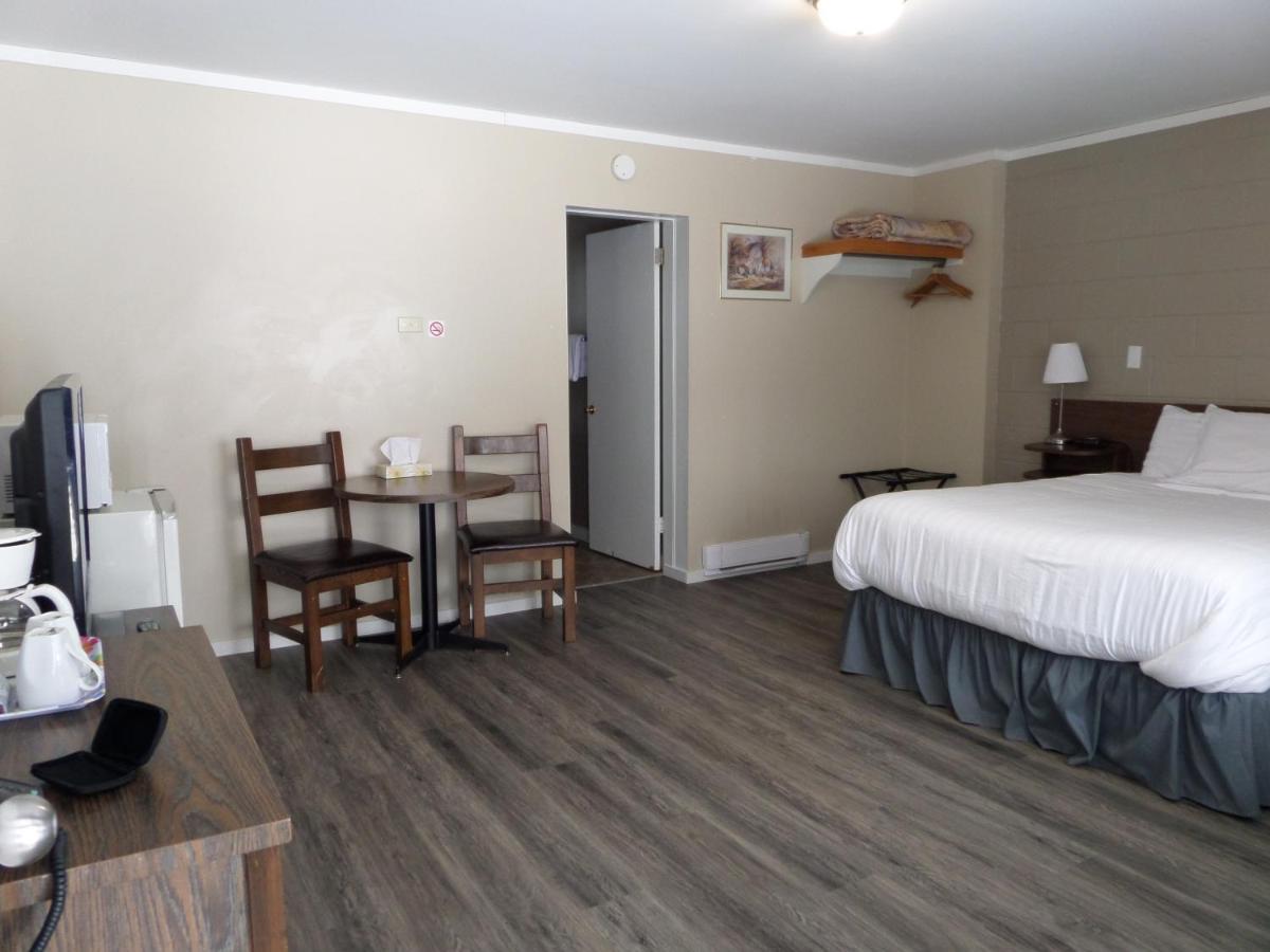 Ray Lyn Motel Trail Dış mekan fotoğraf